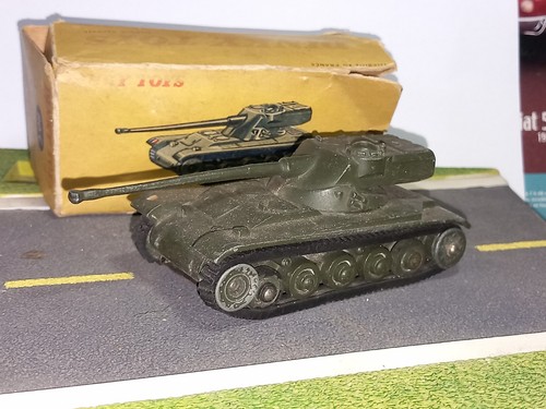 Dinky toys char - char, amx