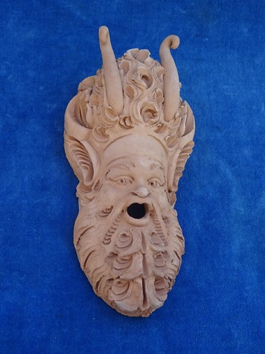 Superbe masque terre cuite - superbe,