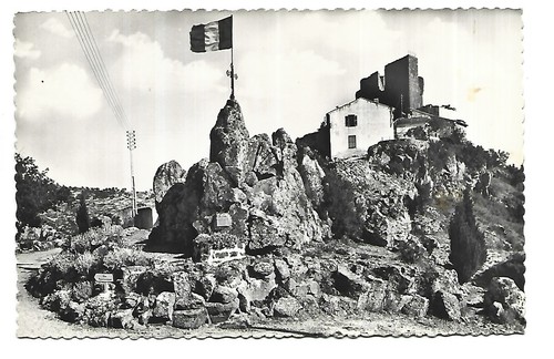 Evenos montagne monument - 83,