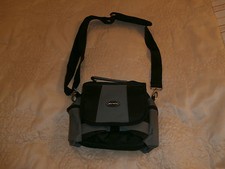 Étui à bandoulière rembourré pour appareil photo STRAND