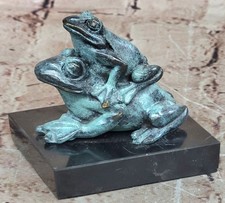 Figurine De Grenouille Mère