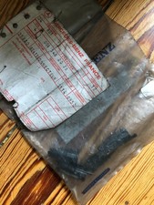 BROCHE DOUILLE LOT DE 4 0085452028 MERCEDES  PIECE MERCEDES ORIGINE NEUF