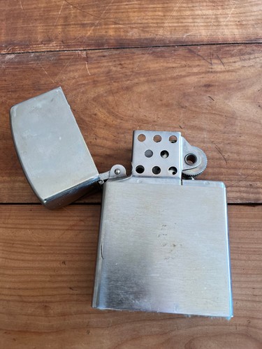 Briquet ancien n539 géant - briquet,