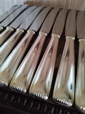 11 Couteaux de Table