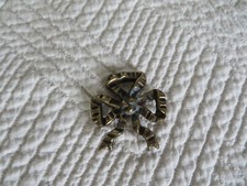 1 ancien cache clou nœud  en