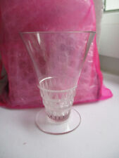 Lalique 1 verre Modèle Bourgueil en cristal Lalique signé