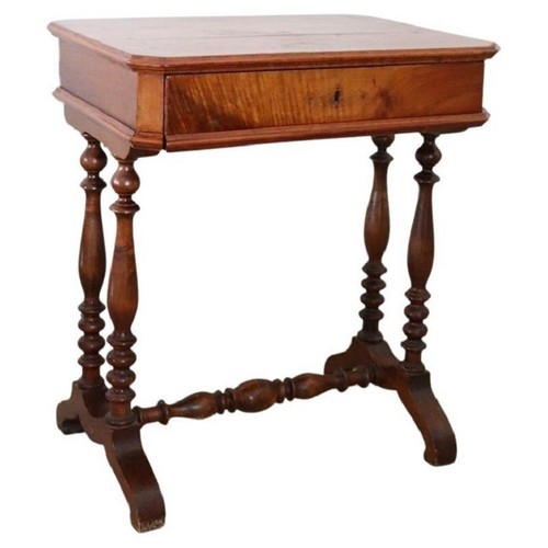 Petite table ancienne - petite,