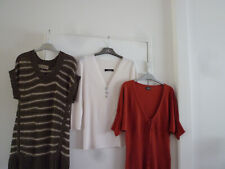 LOT 3 TEE-SHIRTS: "CACHE CACHE".  "BURTON".  "MEXX".  TAILLE: 40-42.