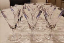 11 anciens verres bistrot, apéritifs , vin cuit en verre épais et bullé 
