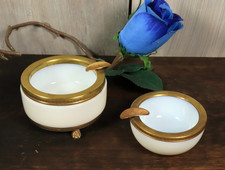 Ensemble de 2 Anciens Cendriers en Verre Opaline Blanche et Bronze Laiton Doré