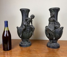 François Moreau : Paire de vases aux personnages époque Napoléon III en régule