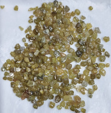 Lot de diamants bruts en vrac