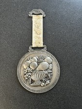 Médaillon Étain à Décor