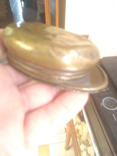 Ancien objet poilu tranchee - objet,