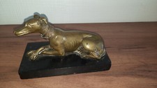 sculpture animaliere  levrier en bronze sur socle en marbre