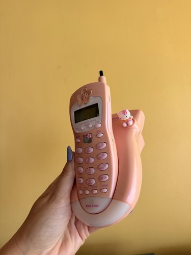 Untested sanrio y2k hello - sanrio,