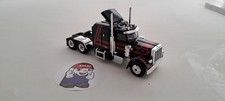 Camion miniature Peterbilt 359