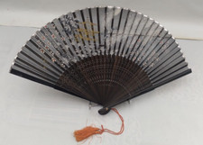 ancien éventail asiatique  fond noir fleur pagode