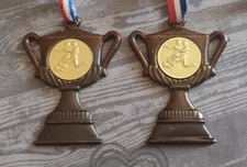 2 Médailles ? Football Metal Émaillée - 7 X 5.5cm - Vintage et Collector !