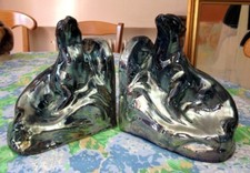 paire de serre livres aux