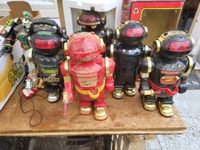 jouet lot de  7 robots ancien  Magnatron