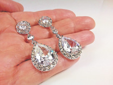 BOUCLES D'OREILLE CLOUS pendentif serti CRISTAL BRILLANT PLAQUE OR BLANC  BOU147