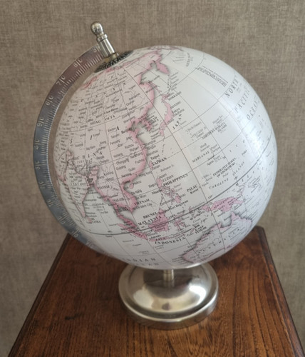 Globe terrestre décoratif - , 28