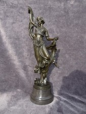 Grande et superbe statue en bronze d'une danseuse orientale