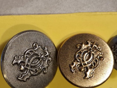 Boutons anciens livrée - , ou
