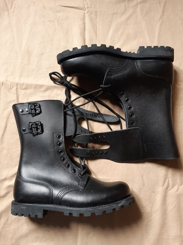 Paire rangers cuir - paire,
