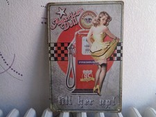 TOLE METAL PIN UP AMERICAN