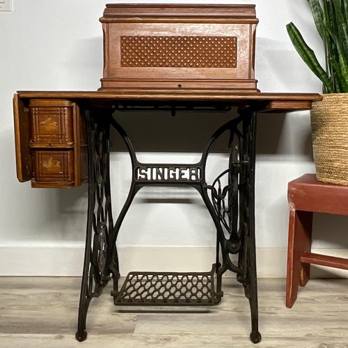 1893 singer model - 1893, sphinx