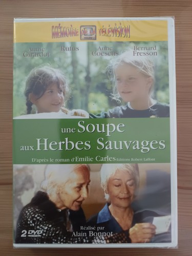 Une soupe aux herbes sauvages - une,