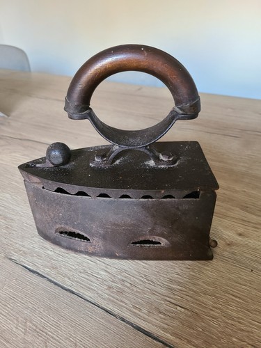 Ancien fer repasser - ancien, vintage