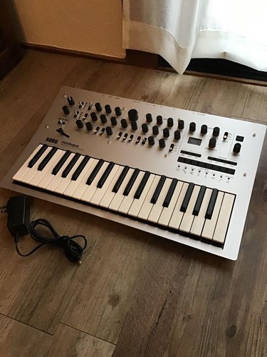 Synthétiseur analogique