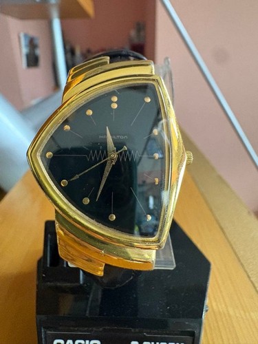 Montre triangle hamilton - montre,