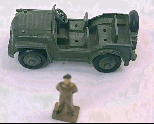 Dinky toys 674 - dinky, champ