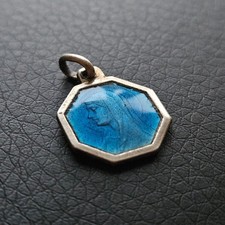 Médaille hexagonale vierge