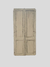 paire de portes simple faces de placard en sapin massif sculptée . XX siècle .