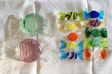 Lot de 12 bonbons colorés anciens en verre soufflé Murano