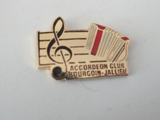 PIN S  ACCORDEON  BOURGOIN JALLIEU