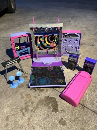 Barbie 2000s tour bus - tour,