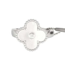 VAN CLEEF & ARPELS - Alhambra - Bague or blanc, nacre et diamant