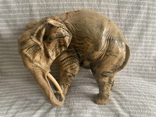 Éléphant en résine hauteur
