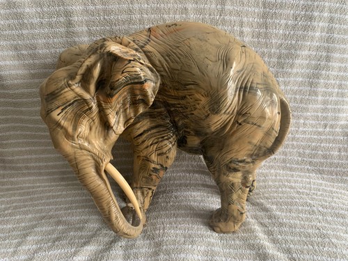 éléphant résine hauteur - en,
