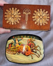 2 boîtes russes 1 bois