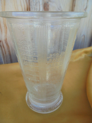 Ancien verre doseur - verre, gradué