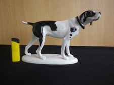 Grand chien pointer anglais en porcelaine signé F.Pfeffer Gotha vers 1930