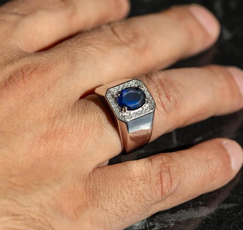 Bague chevalière saphir bleu