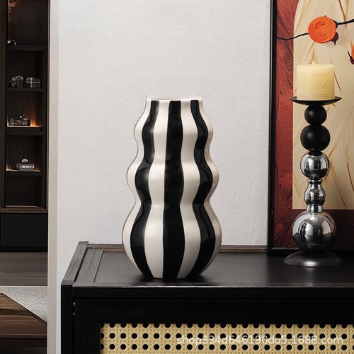 Sculptural ceramic vase - sculptural,